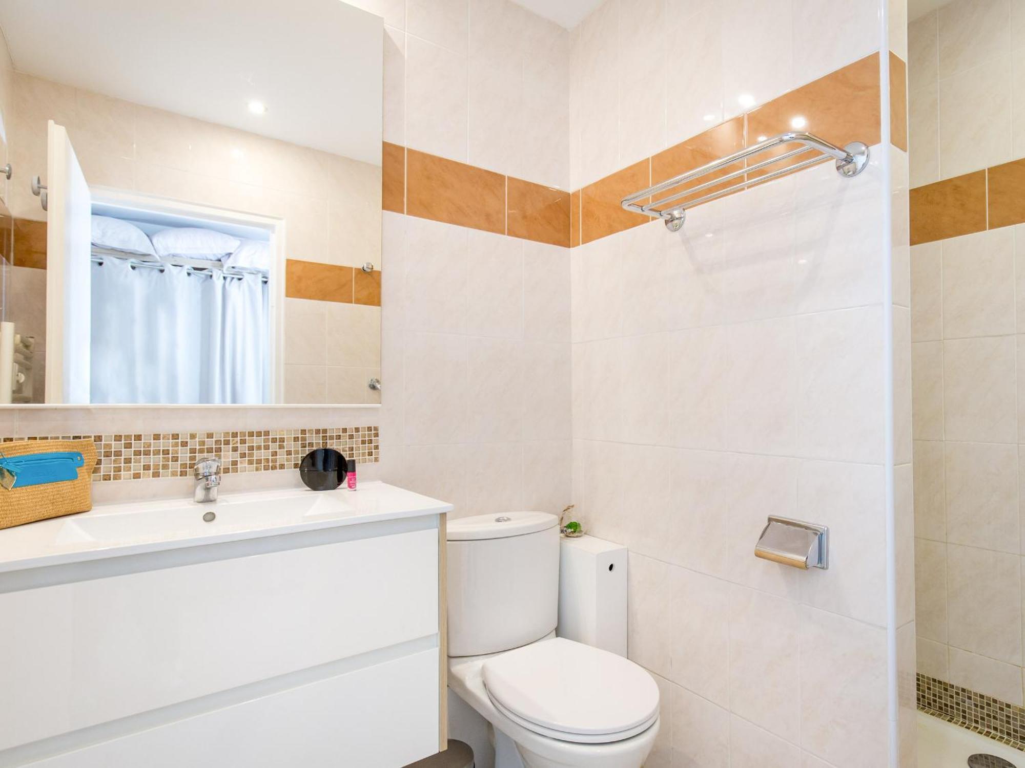 Studio Climatise Pour 3, Face Est, A 50M Plage Et Proche Commerces - Fr-1-466A-23 Saint-Raphaël Exterior foto